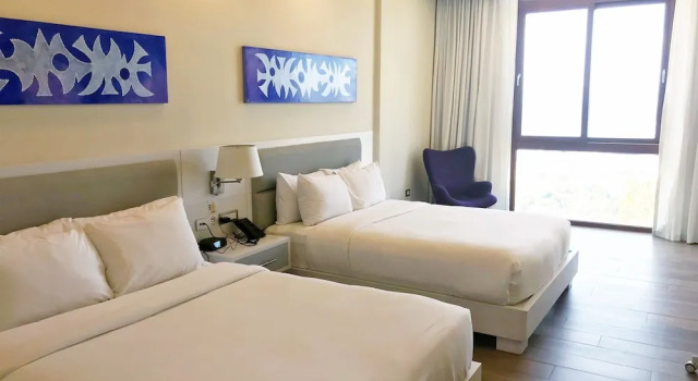 Четырёхместный номер Superior с красивым видом из окна Satama Hotel