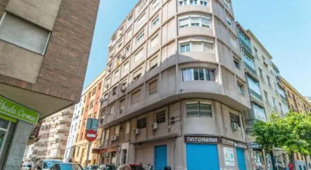 La Villa OnlyMalaga, Забронировать Отель Отели Малаги с парковкой, рядом с Музей Кармен Тиссен, Парковка