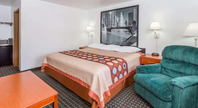 Номер Standard Super 8 by Wyndham Rock Falls Sterling Area