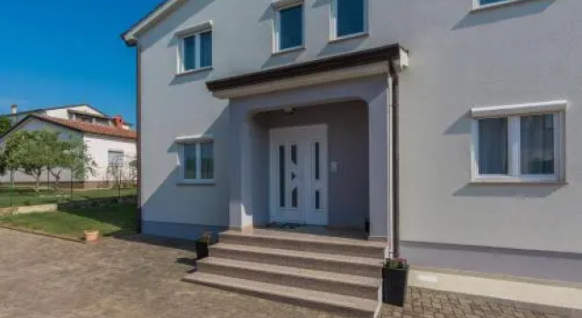 Silver Holiday House
