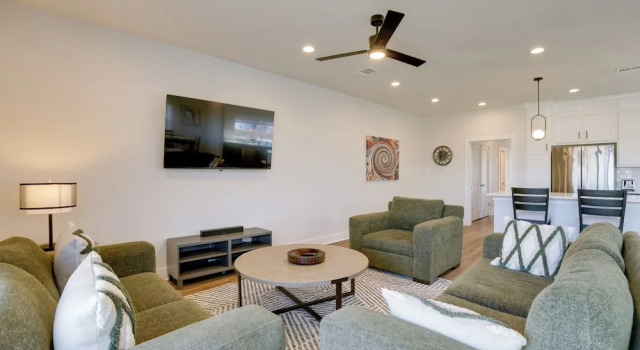 Walk to Restaurants: Modern Escape Near Kyle Field