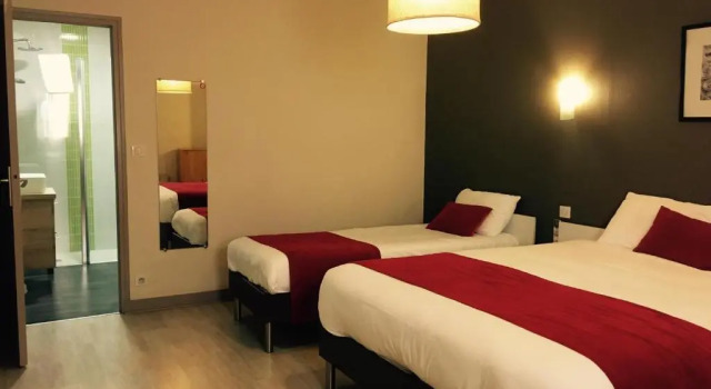 Номер Standard Brit Hotel du Parc Niort Centre-Parking gratuit
