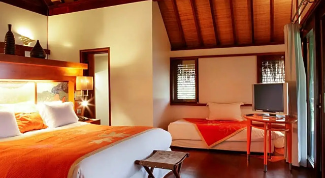 Двухместное бунгало Luxury рядом с пляжем Sofitel Kia Ora Moorea Beach Resort