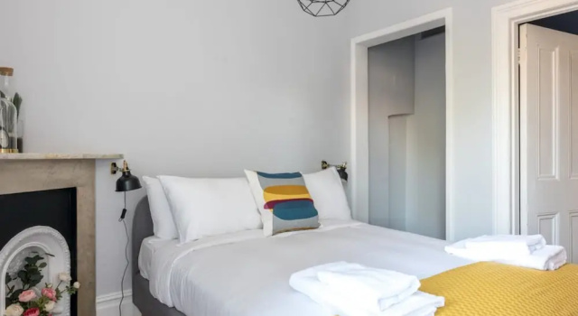 Апартаменты Stunning Flat Near the Beach & Trains
