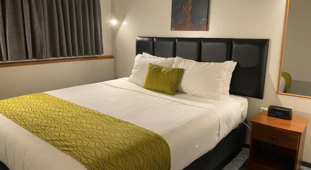 Апартаменты Townsman Motor Lodge