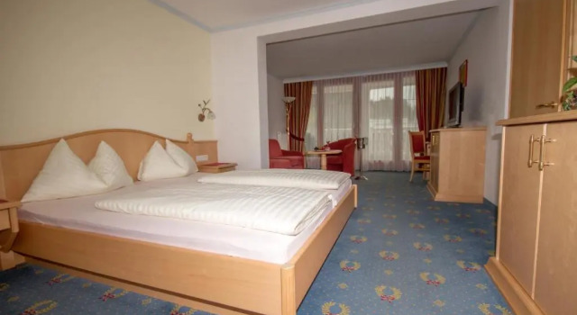 Люкс Berg & SPA Hotel Urslauerhof
