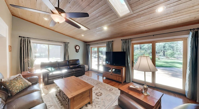 Coconino S Home W/ Hot Tub - Near Snowbowl! 5 Bedroom Home, Забронировать Отель Отели Флагстафф с парковкой, рядом с Театр Theatrikos, Парковка