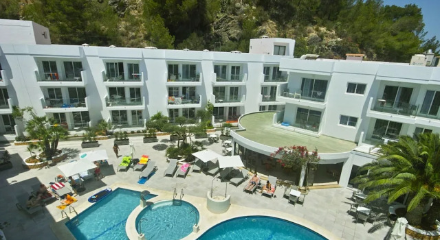 Трёхместные апартаменты c 1 комнатой с балконом Balansat Resort