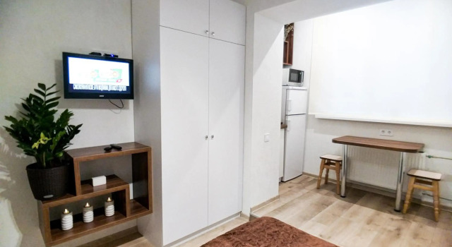 Белая студия на Южном вокзале, Prenota Hotel Kharkov Charkiv