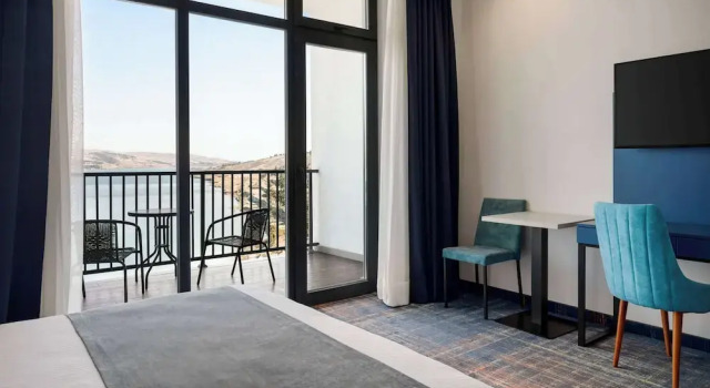 Двухместный номер Standard с видом на море GINO Seaside Tbilisi, Trademark Collection by Wyndham