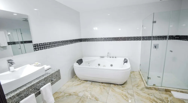 Люкс Basha Hotel & Restaurant