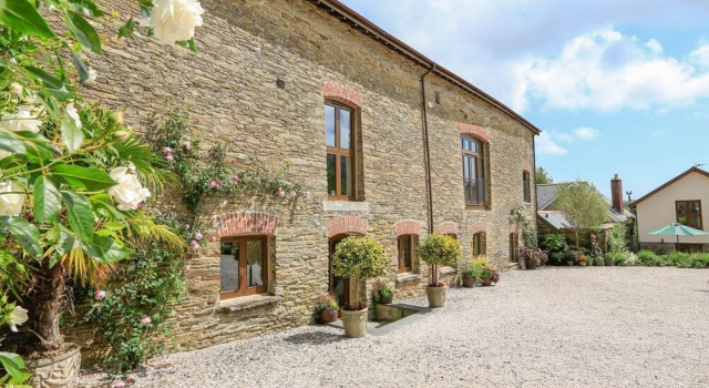 Easton Court - Large Character Barn Near Salcombe, Varaa Hotelli Hotellit keskustassa Kingsbridge, hotellit keskustassa Kingsbridge