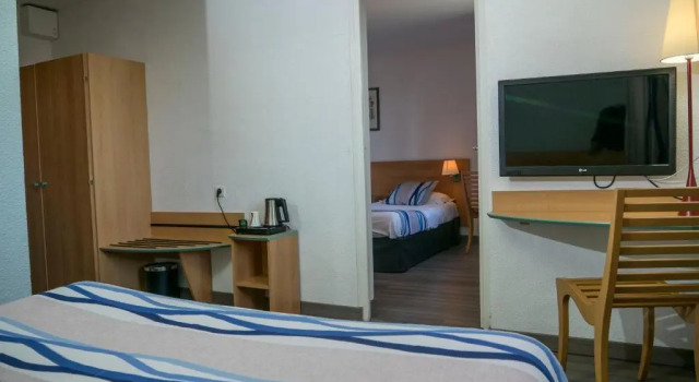 Двухместный семейный номер Standard Logis Hotel Restaurant Uzès Pont du Gard