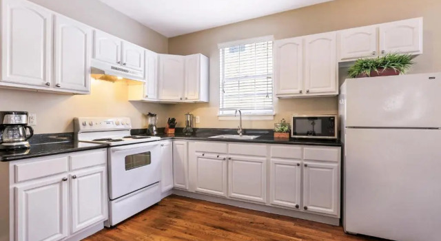 Коттедж Spacious Historic Mid-City 2 Bedroom House!!!
