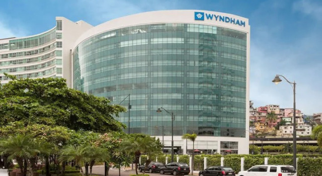 Номер Standard с видом на реку Wyndham Guayaquil, Puerto Santa Ana