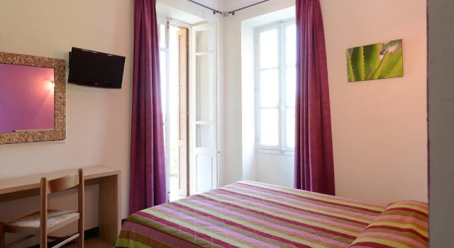 Одноместный номер Standard с видом на море Hôtel Colombo- Porto Corse