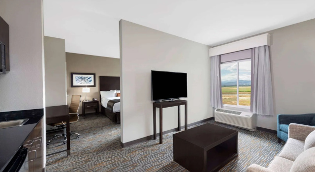 Courtyard by Marriott Seattle SeaTac Airport