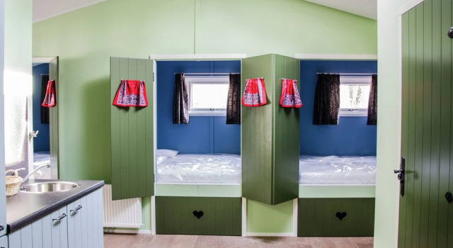 Nice house with special layout, surrounded by forest, Rezervovat Hotel Hotely v Salland s bazénem, Bazén