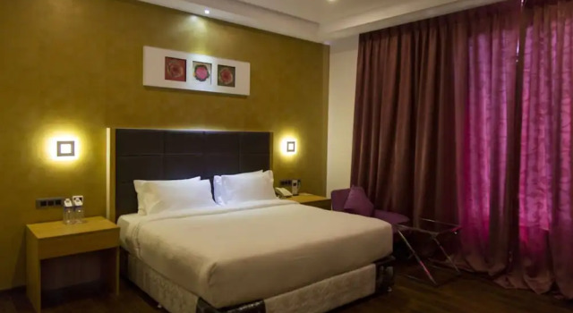 Номер Standard Ramee Strand Inn Hotel