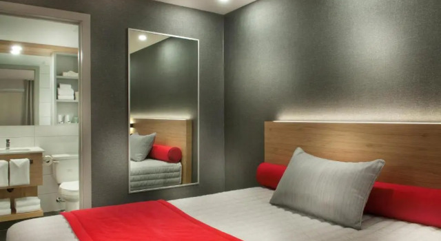 Двухместный номер Standard Ramada by Wyndham Laval