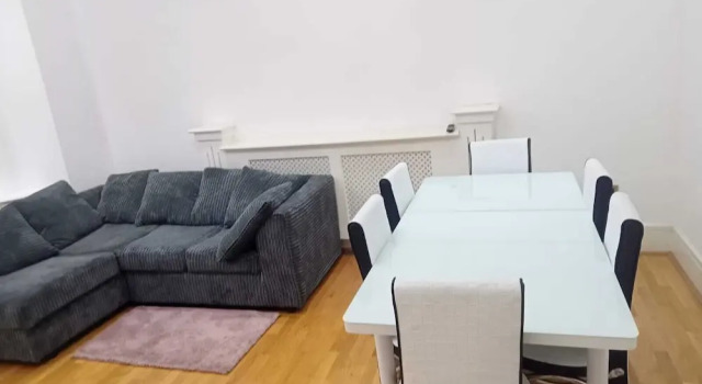 Charming 2-bed Apartment in Wolverhampton, Varaa Huoneisto Asunnot kohteessa Merseyside, Huoneisto