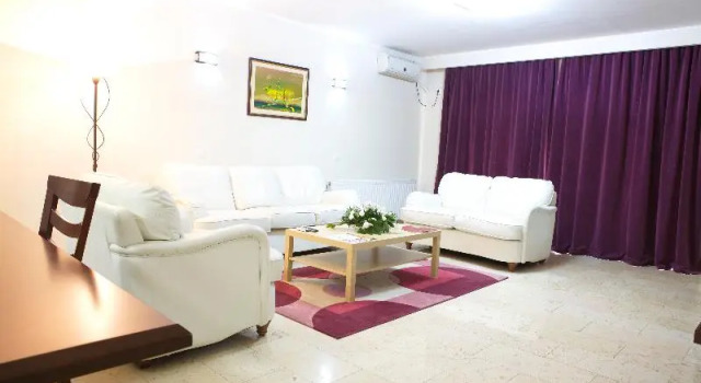 Номер Standard с балконом Phoenicia Suites