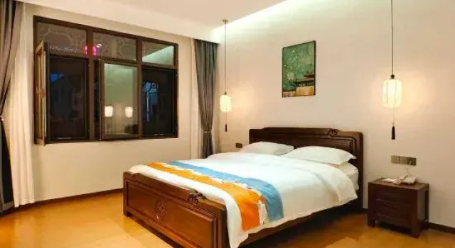Люкс Business Mingsi Homestay（Qingzhou Ancient Town Branch)