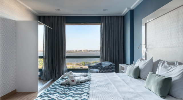 Four Towers Hotel, Забронировать Отель Витория Vitoria Region, рядом с Остров Бои