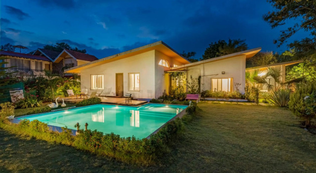 SaffronStays Roselle, Malavli - pet-friendly pool villa with modern interiors