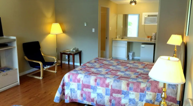 Четырёхместный номер Standard Golden Sands Resort Motel