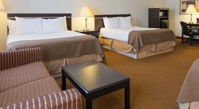Четырёхместный номер Deluxe Best Western Mount Pleasant Inn