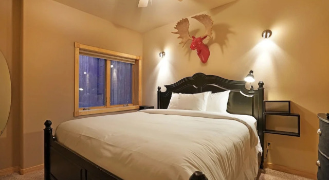 Bighorn Mountain 19b 2 Bedroom Condo by RedAwning