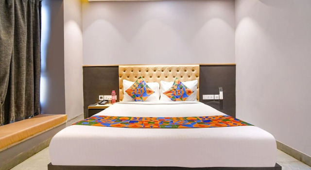 Номер Deluxe FabHotel Prime The Water View Residency - Nr Bisarjan Ghat