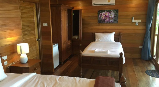 Aow Yai Bungalows