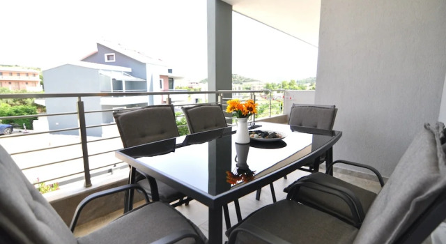 Zennova 60 Nikiti Family Apt