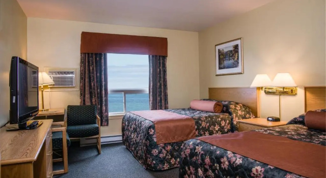 Четырёхместный номер Standard с видом на океан Shallow Bay Motel & Cabins