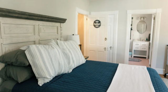 Двухместный номер Deluxe с видом на сад The Carriage House Inn Bed and Breakfast
