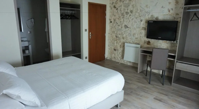 Номер Comfort Hotel de la Couronne