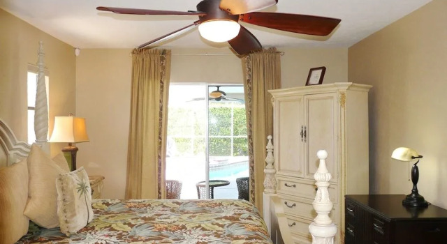 Centrally Located Pet-friendly Home With spa and Pool, Забронировать Курортный отель Отели Марко-Айленд 4 звезды, 4*