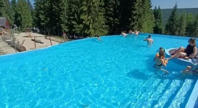 Апартаменты Appartements mit Aussenpool und Sauna, Breitenbrunn