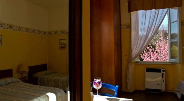 Hotel Ristorante La Vignetta Cernobbio, Book Hotel Hoteller i Cernobbio med parkering, Parkering