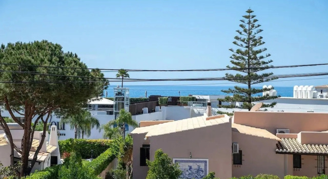 Коттедж Lavanda Magnificent Five Bedroom Villa in Carvoe
