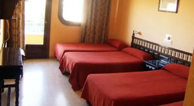 Трёхместный номер Standard с балконом Hostal Ventorrillo