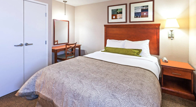 Двухместный люкс c 1 комнатой Candlewood Suites Owasso by IHG