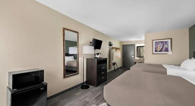 Четырёхместный номер Standard c 1 комнатой Quality Inn Fort Myers Cape Coral