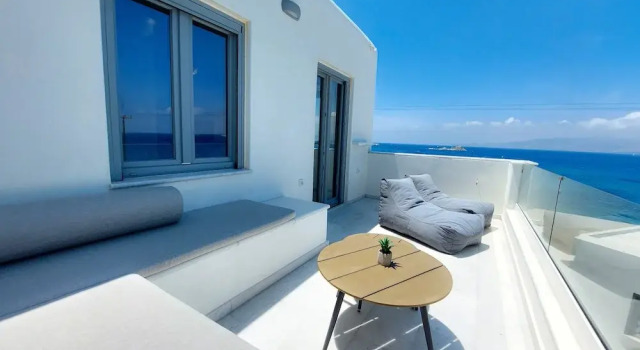 Полулюкс Seanfinity Beachfront Suites