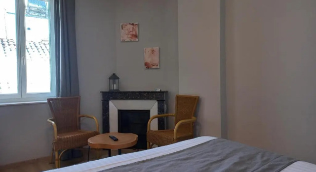 Hotel Restaurant de la Poste, Rezervați Hotel Balbigny Rhône-Alps