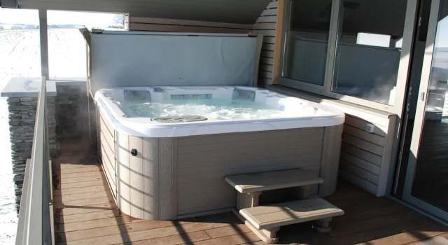 Luxurious Villa With Swimming Pool in La Roche