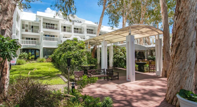 Elysium Private Accommodation at The Beach Club