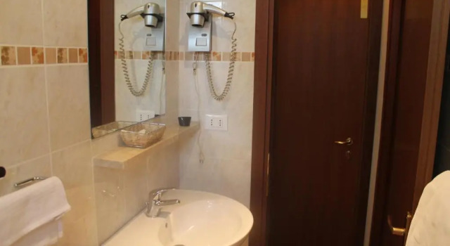 Standard Kolmen hengen huone Albergo Vittoria